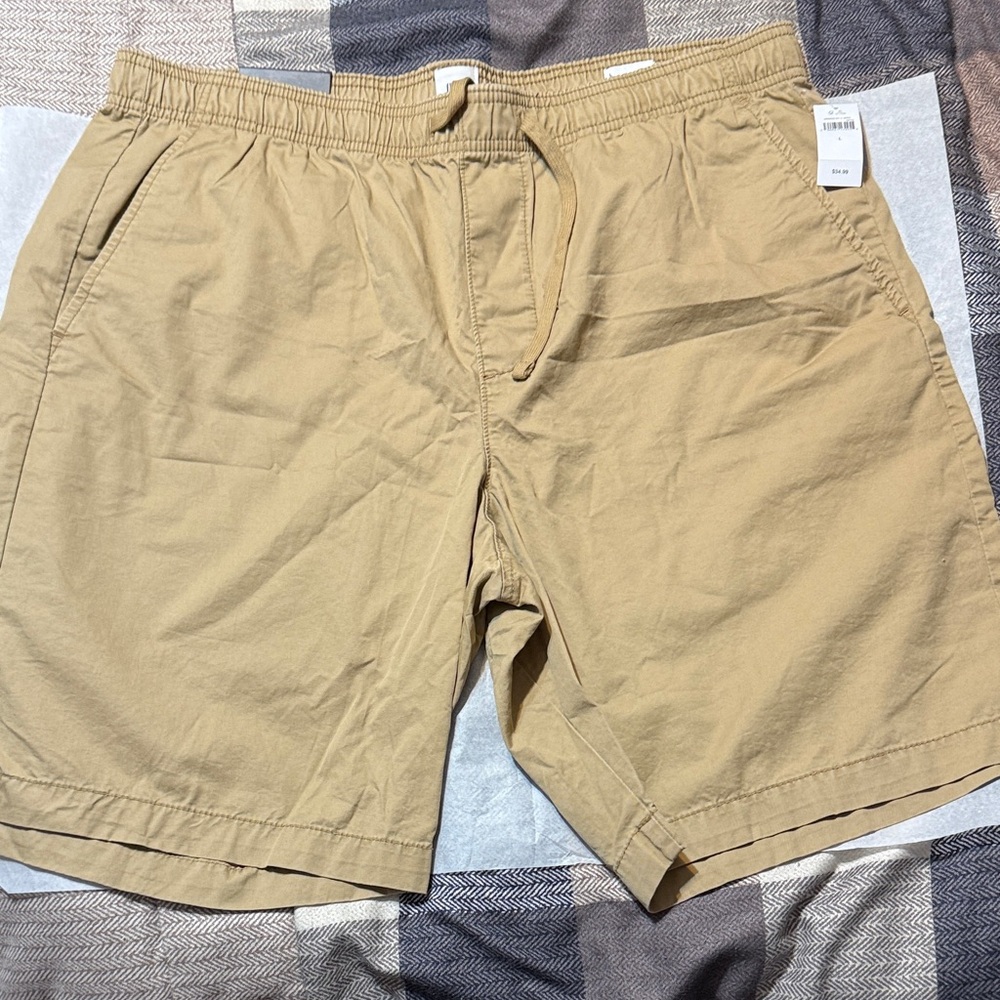 GAP Men's Drawstring Hybrid Shorts - Khaki